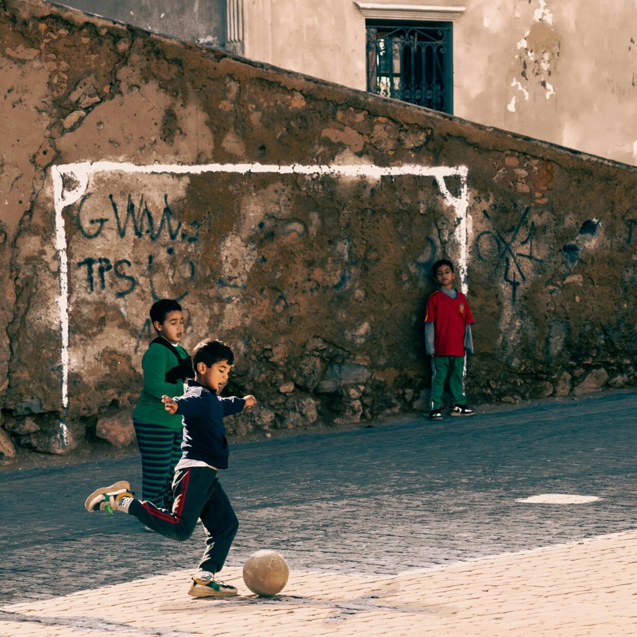 Línea Editorial: Balón y Pie