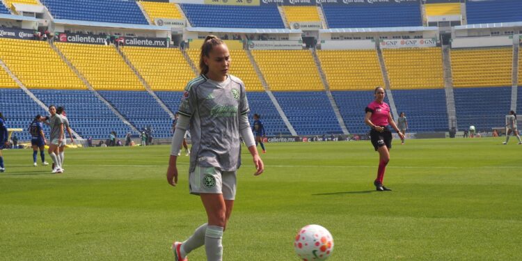 Chivas Femenil vence a América en el clásico nacional