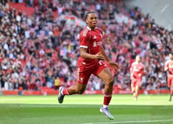 Quien es y cómo juega Rio Ngumhoa: El niño prodigio del Liverpool.